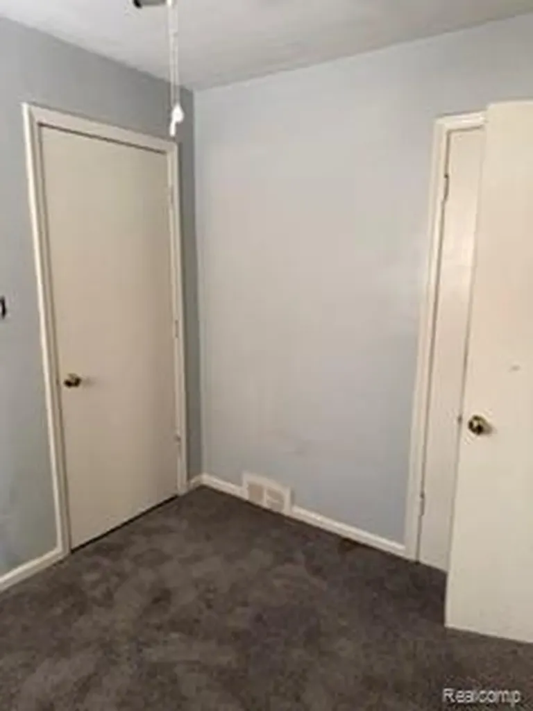 15358 Greenfield Road Detroit City MI 48227