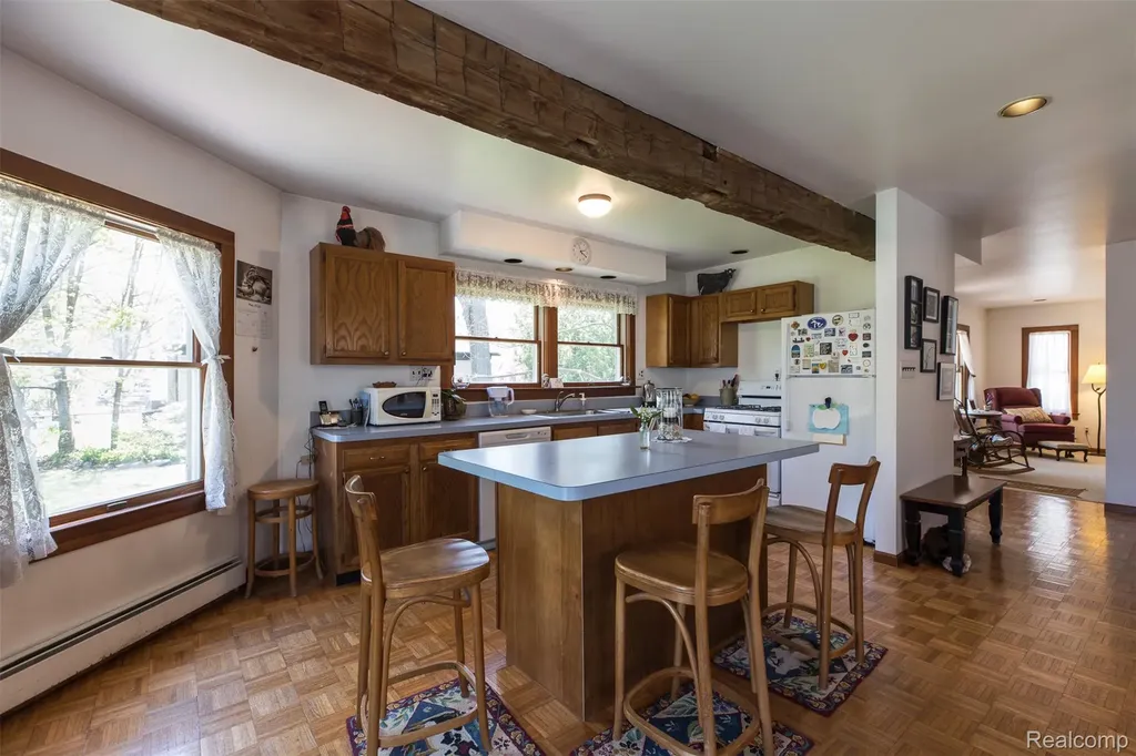 25425 6th Street Grosse Ile Township MI 48138