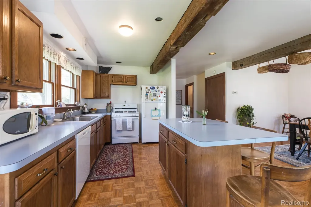 25425 6th Street Grosse Ile Township MI 48138