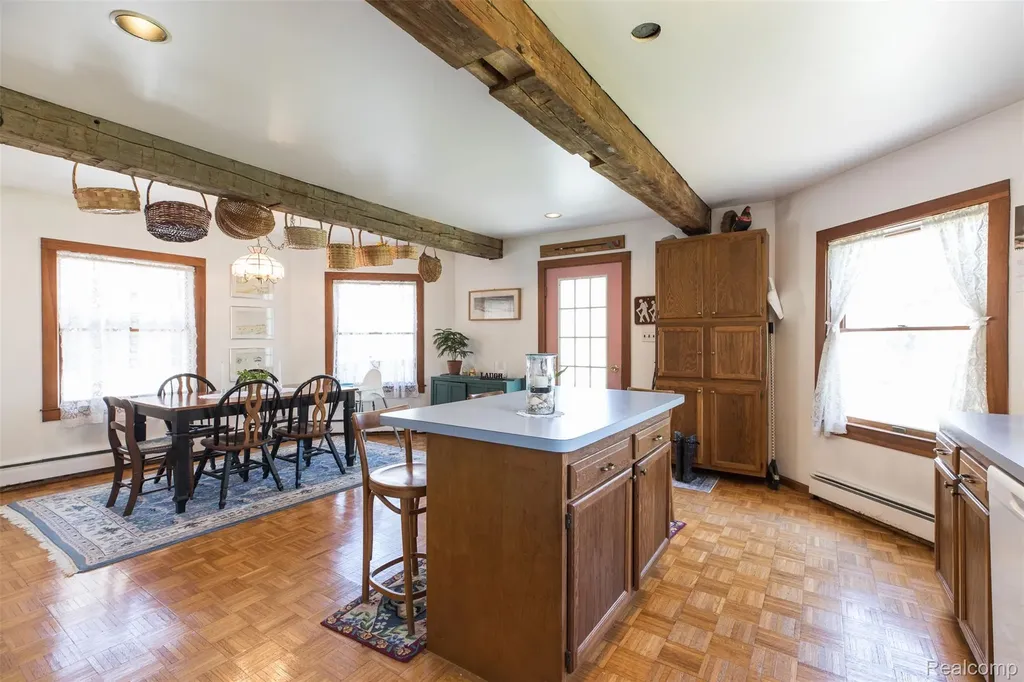 25425 6th Street Grosse Ile Township MI 48138