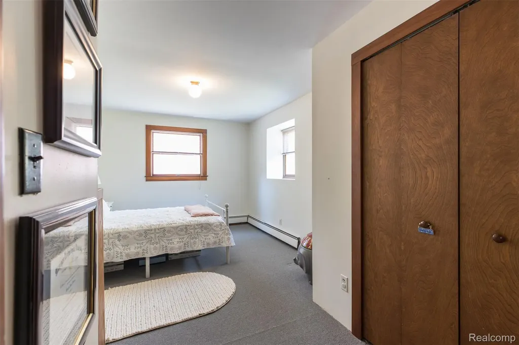 25425 6th Street Grosse Ile Township MI 48138