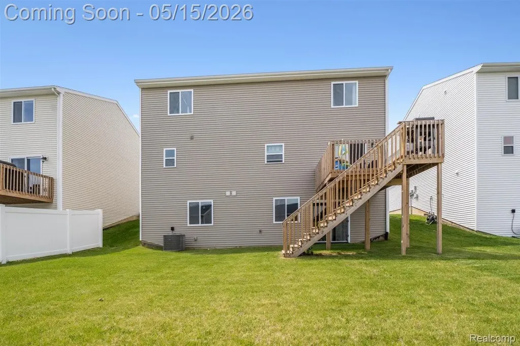 2888 Sycamore River Drive Handy Township MI 48836