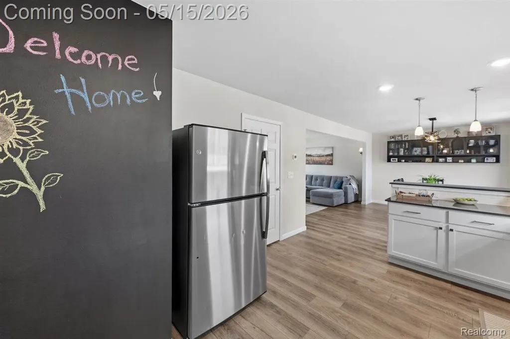 2888 Sycamore River Drive Handy Township MI 48836