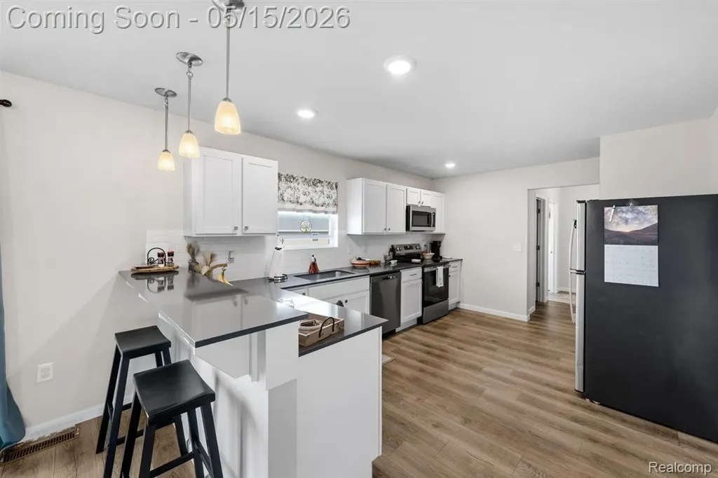 2888 Sycamore River Drive Handy Township MI 48836