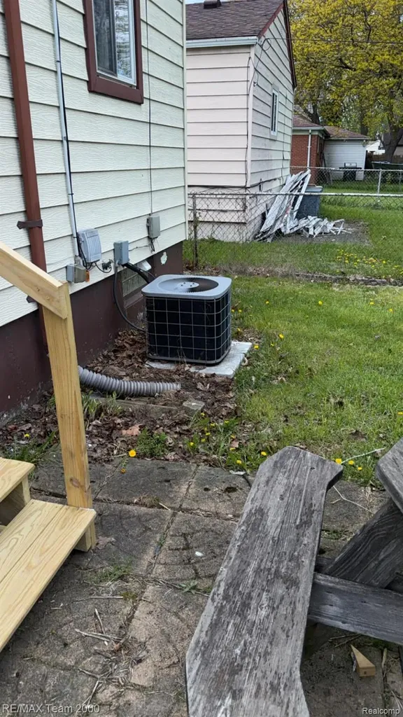 1402 Morris Avenue Lincoln Park City MI 48146