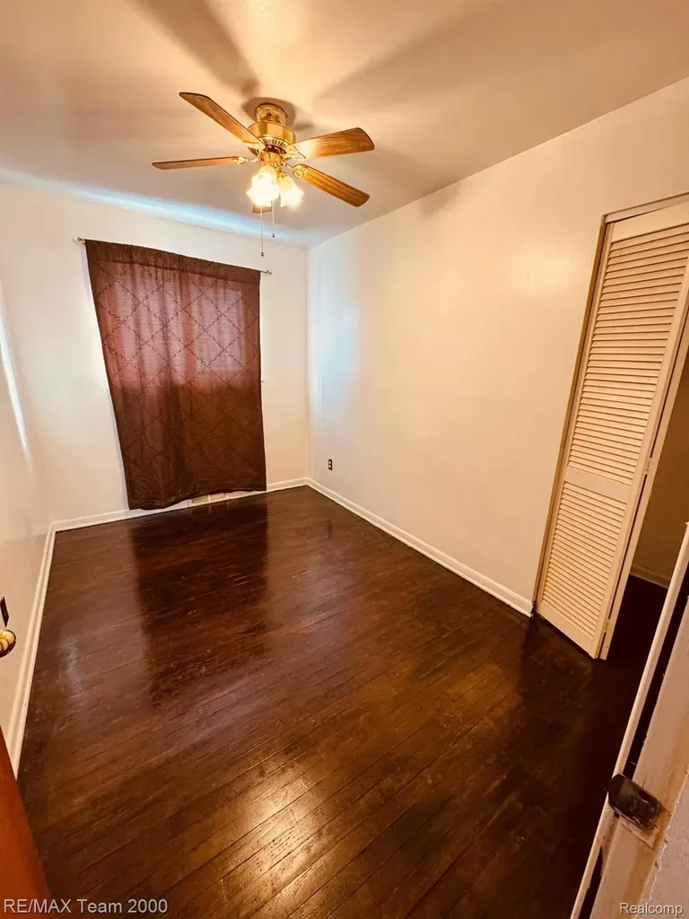 1402 Morris Avenue Lincoln Park City MI 48146