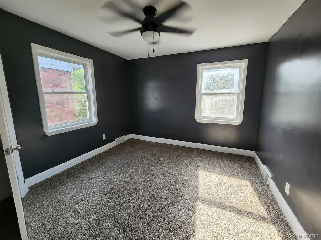 17377 Pennington Drive Detroit City MI 48221