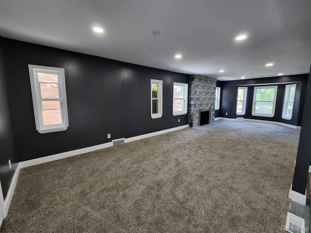 17377 Pennington Drive Detroit City MI 48221