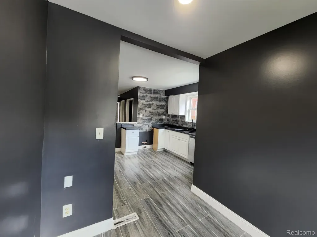 17377 Pennington Drive Detroit City MI 48221