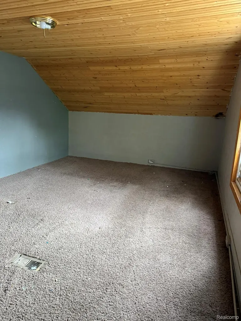 52 Batavia Place NE Grand Rapids City MI 49503