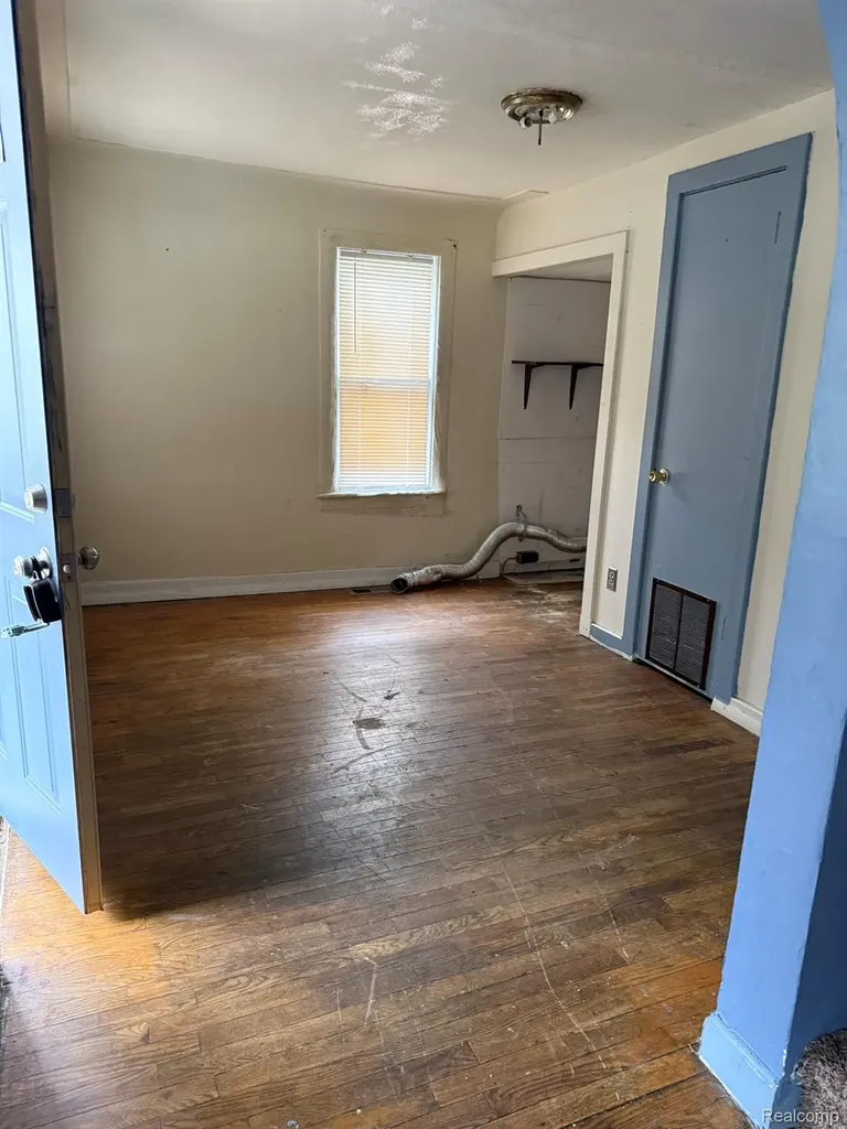 52 Batavia Place NE Grand Rapids City MI 49503