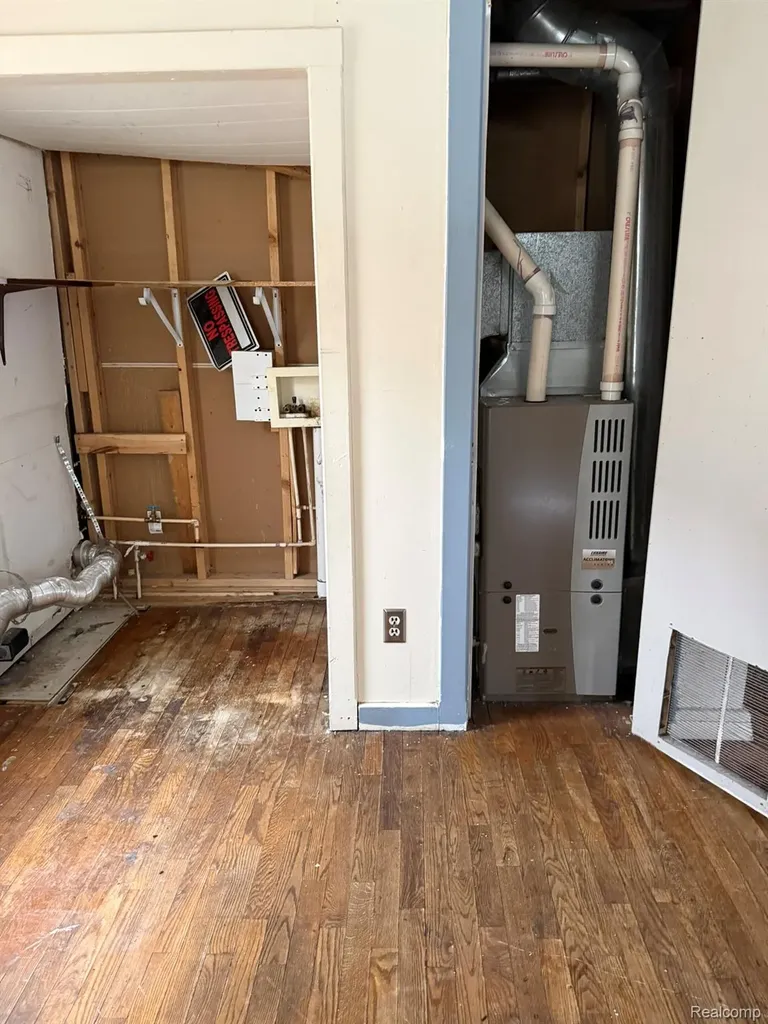 52 Batavia Place NE Grand Rapids City MI 49503