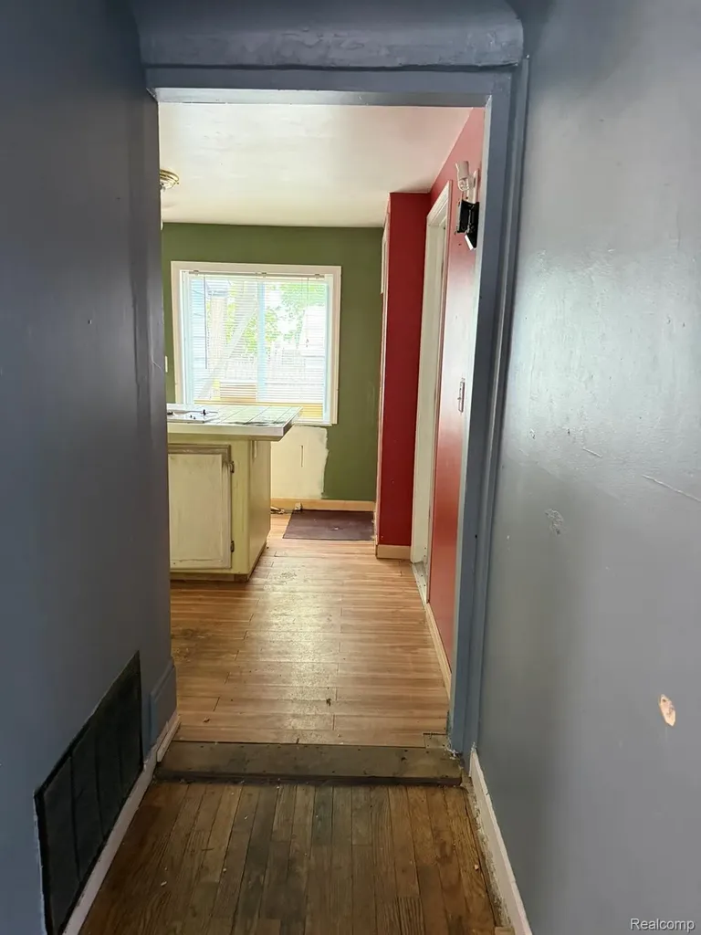 52 Batavia Place NE Grand Rapids City MI 49503