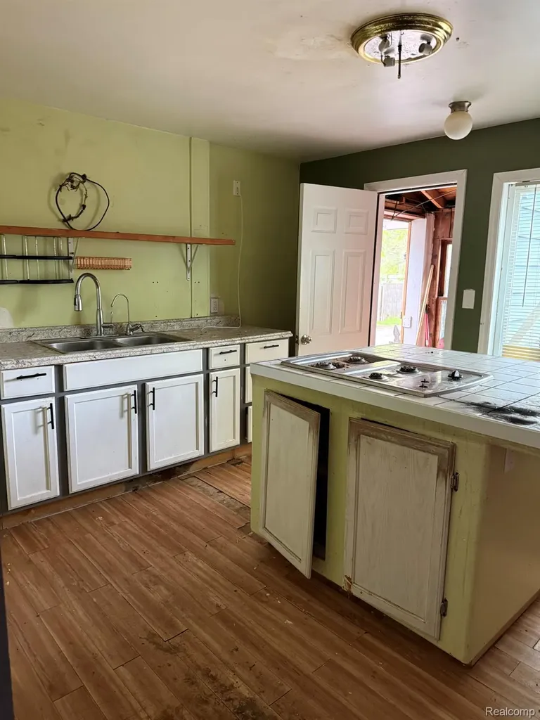 52 Batavia Place NE Grand Rapids City MI 49503
