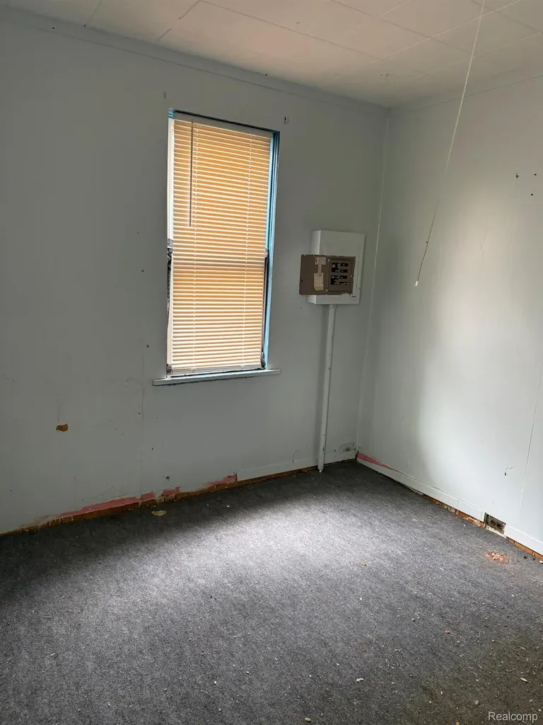52 Batavia Place NE Grand Rapids City MI 49503