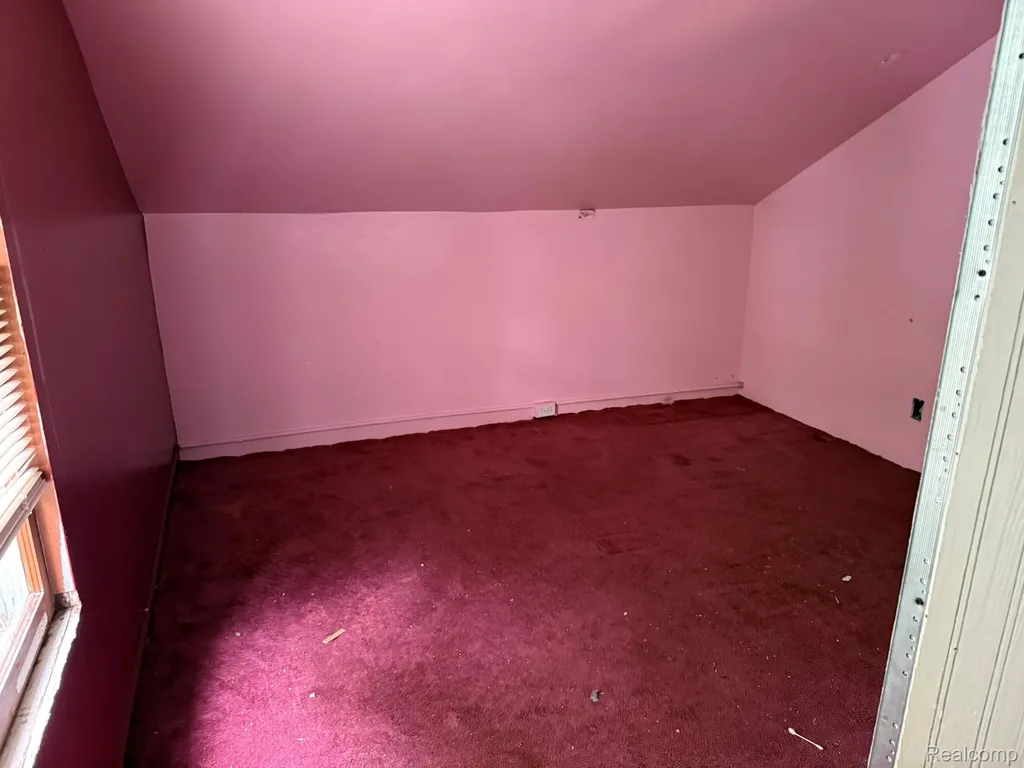 52 Batavia Place NE Grand Rapids City MI 49503