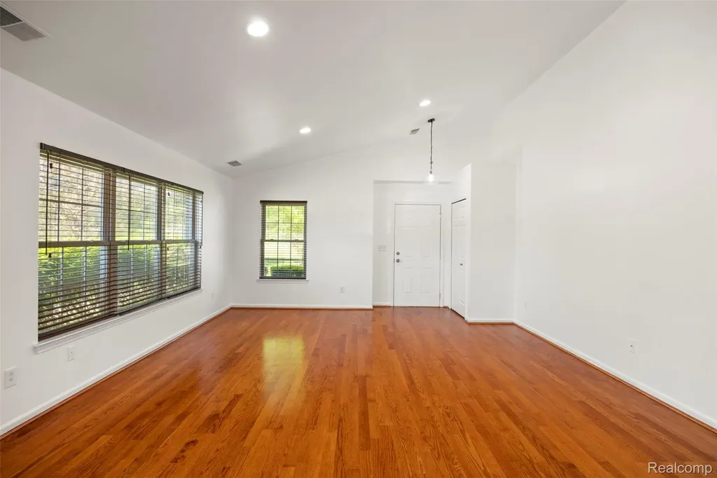 42268 Hanover Drive Van Buren Charter Township MI 48111