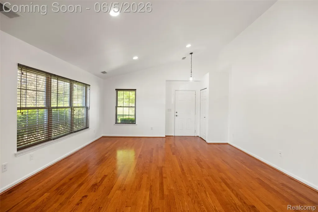 42268 Hanover Drive Van Buren Charter Township MI 48111
