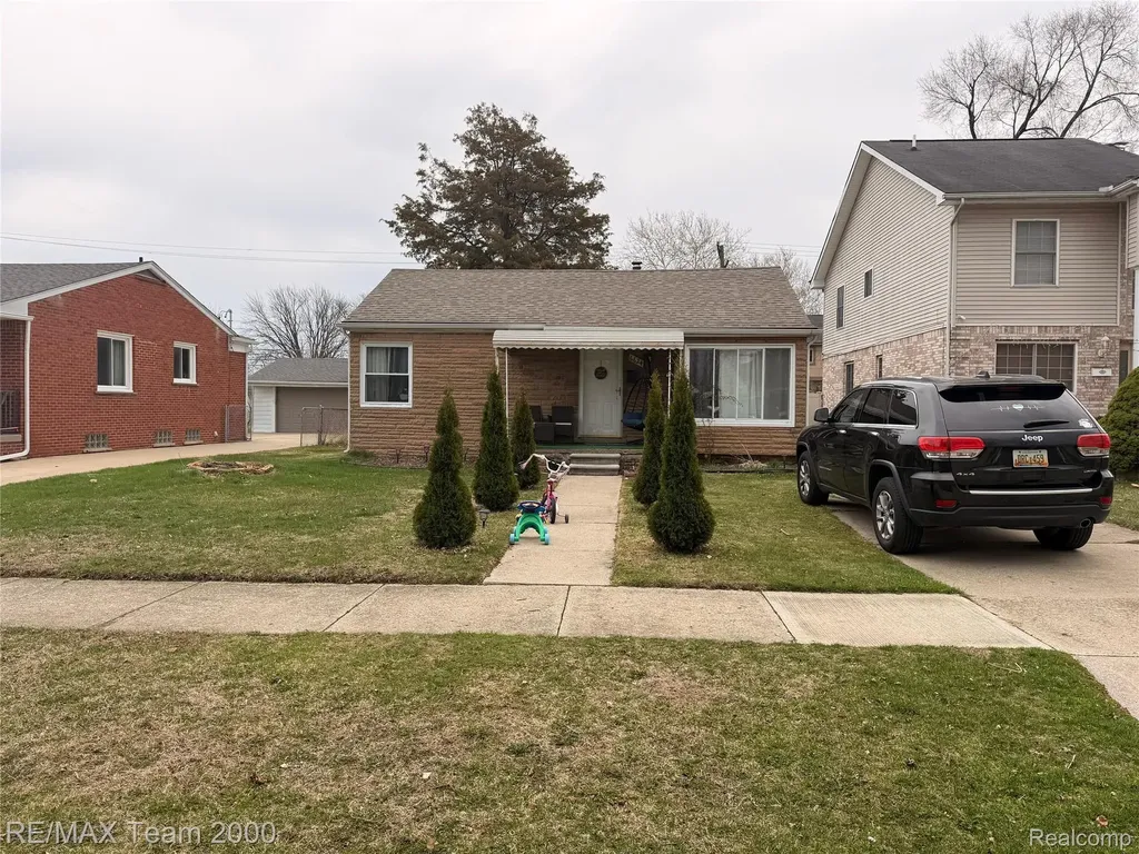 6624 Centralia Street Dearborn Heights City MI 48127