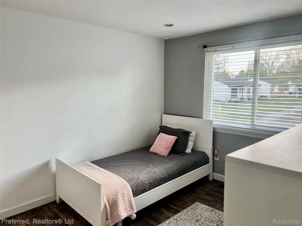 1465 S Norma Street Westland City MI 48186