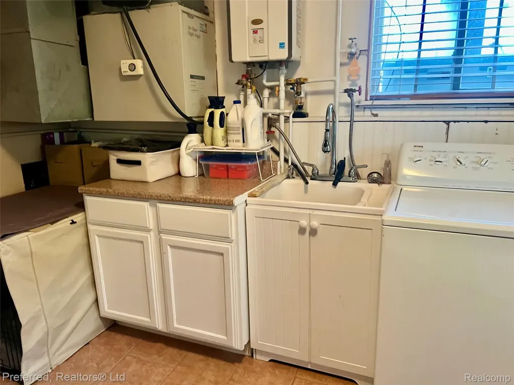 1465 S Norma Street Westland City MI 48186