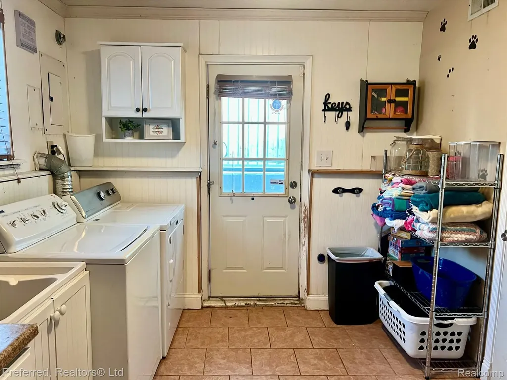 1465 S Norma Street Westland City MI 48186