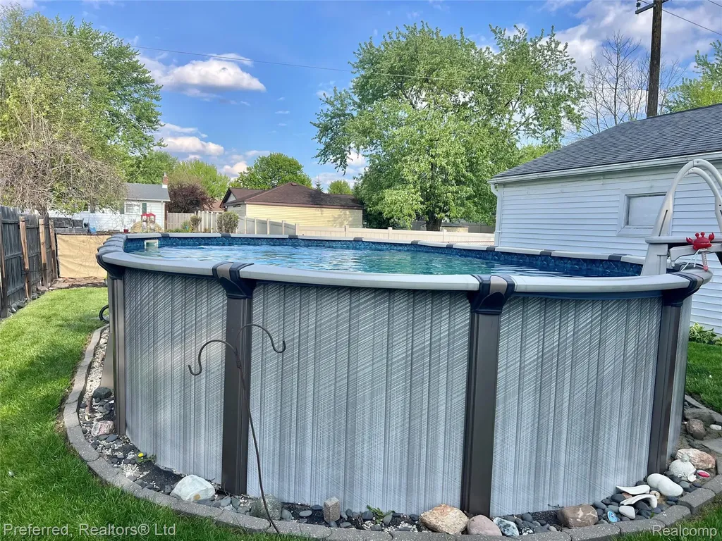 1465 S Norma Street Westland City MI 48186