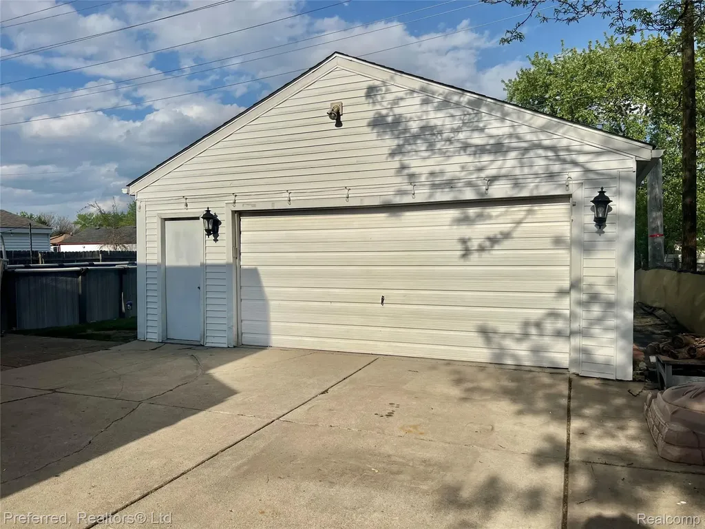 1465 S Norma Street Westland City MI 48186
