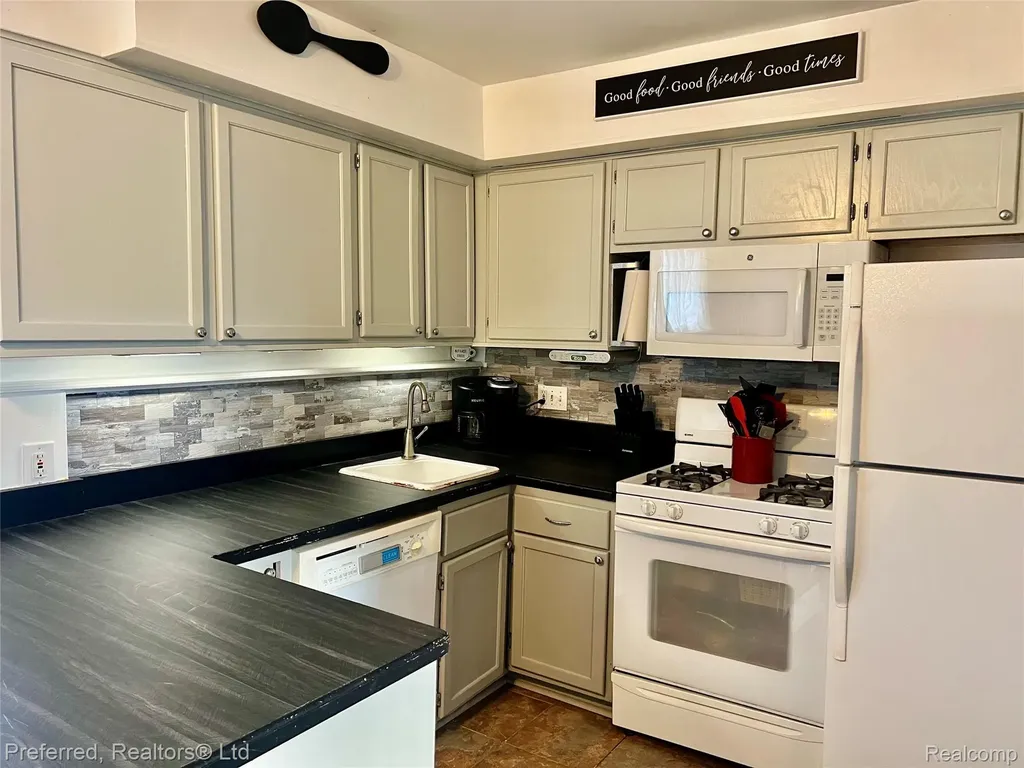 1465 S Norma Street Westland City MI 48186