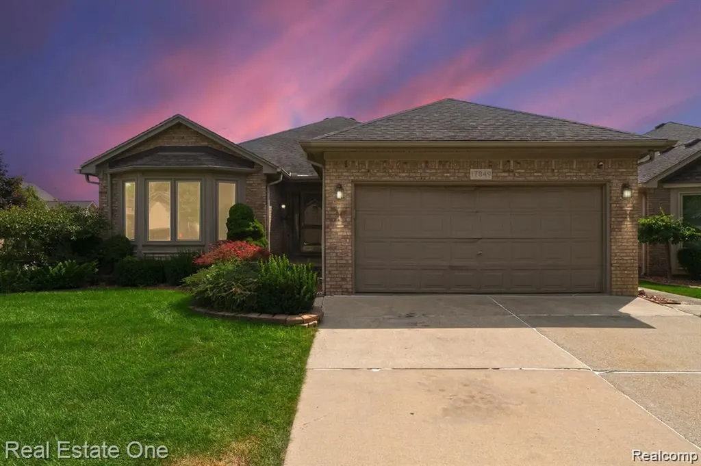 17849 Pointe Circle Clinton Charter Township MI 48038