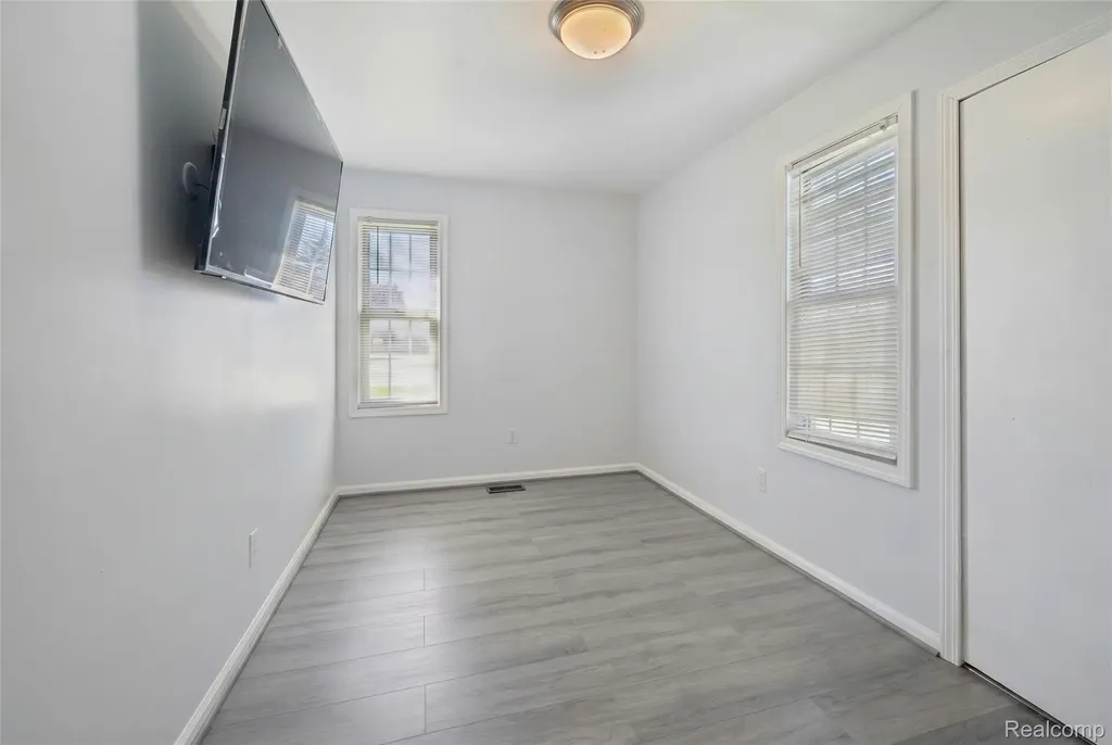 37031 Colgate Sterling Heights City MI 48310