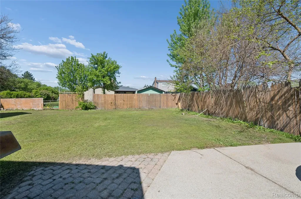 37031 Colgate Sterling Heights City MI 48310