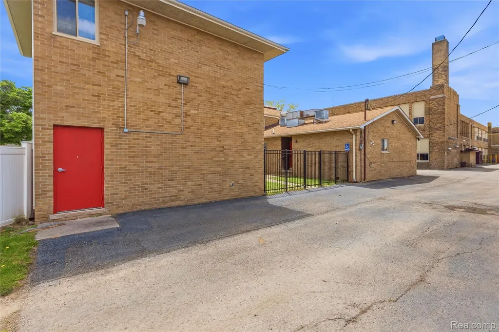 19621 Wood Street Melvindale City MI 48122