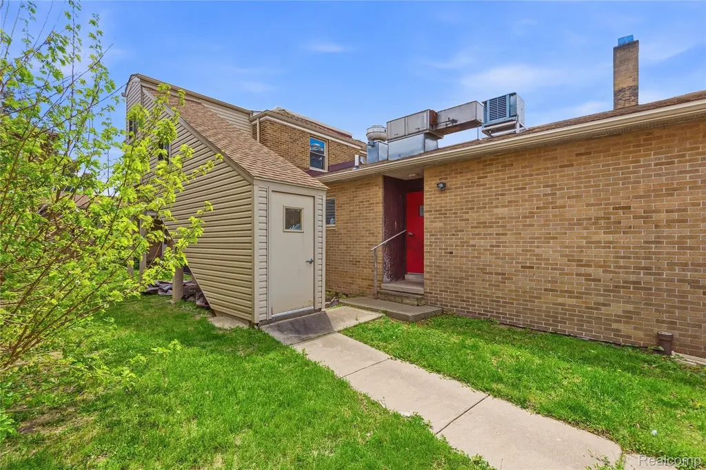 19621 Wood Street Melvindale City MI 48122