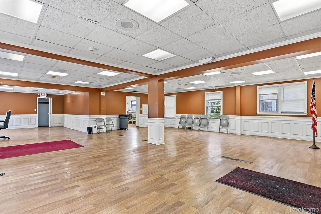 19621 Wood Street Melvindale City MI 48122