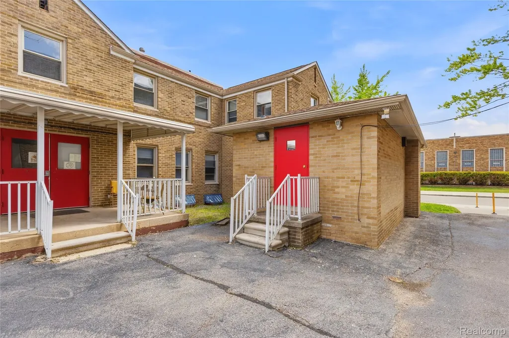 19621 Wood Street Melvindale City MI 48122