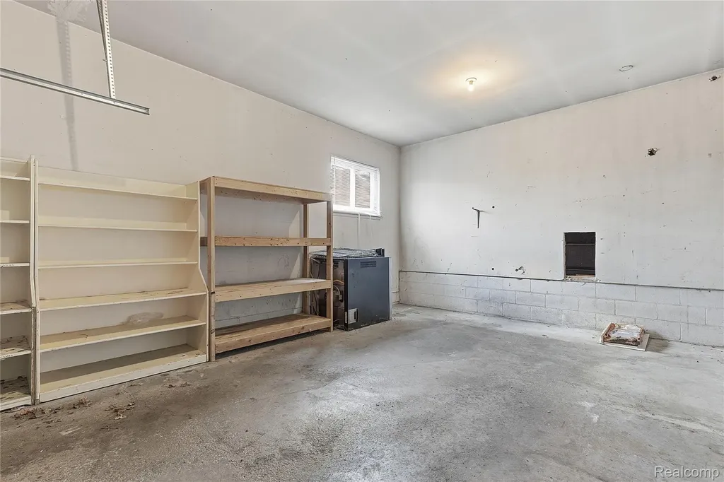 19621 Wood Street Melvindale City MI 48122