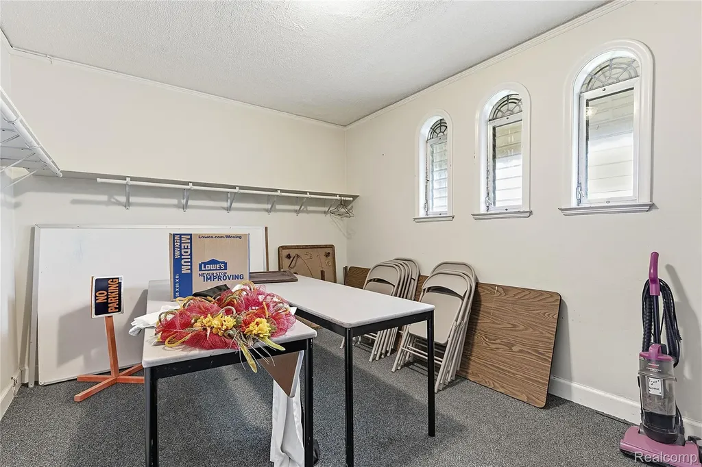 19621 Wood Street Melvindale City MI 48122