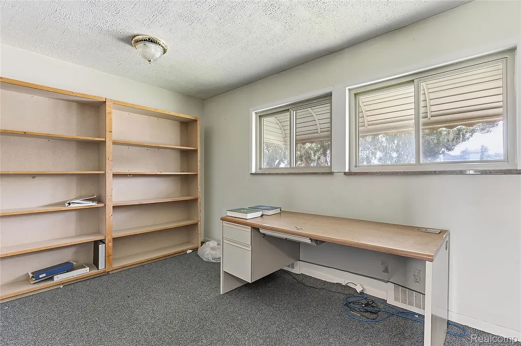 19621 Wood Street Melvindale City MI 48122