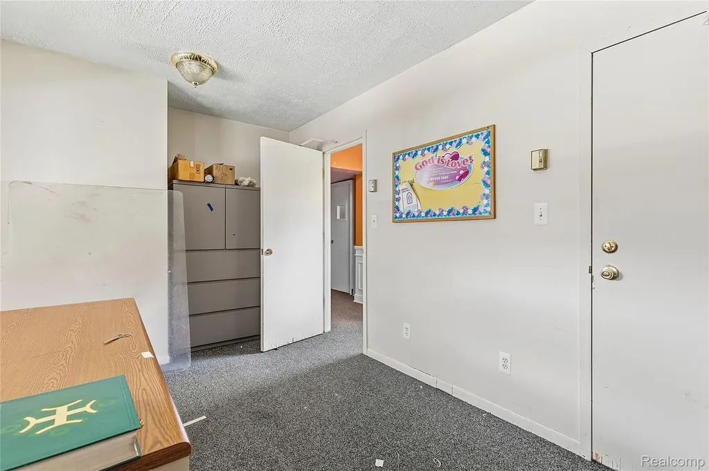 19621 Wood Street Melvindale City MI 48122