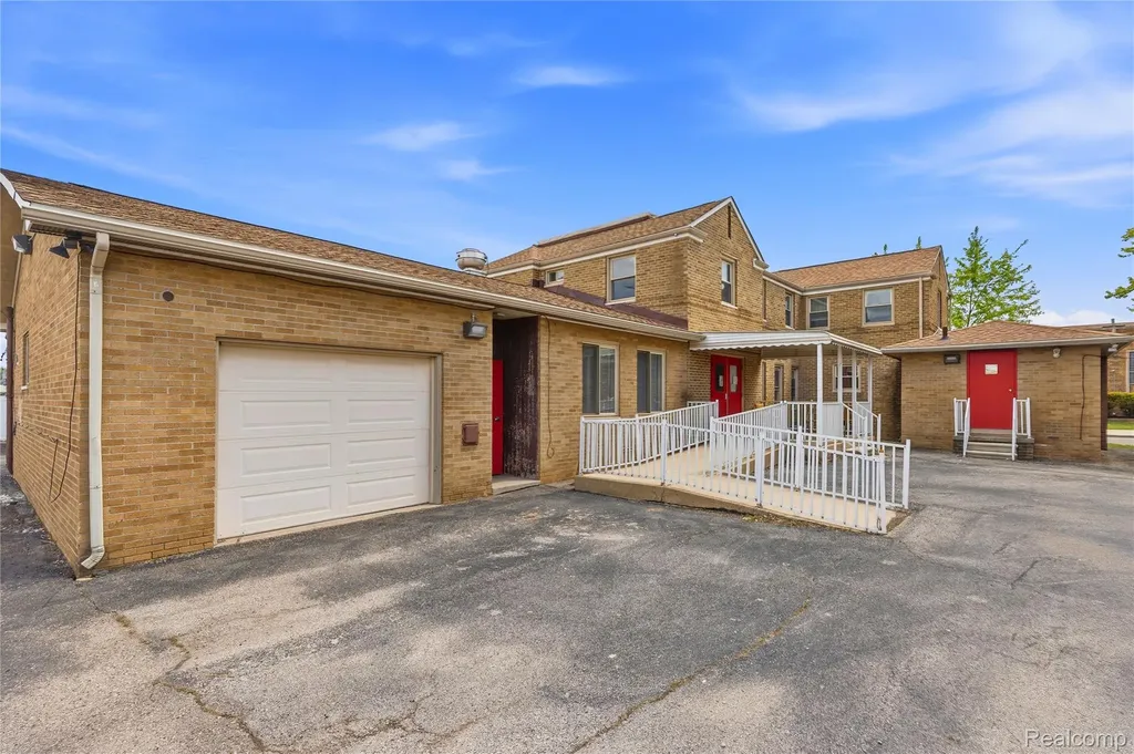 19621 Wood Street Melvindale City MI 48122