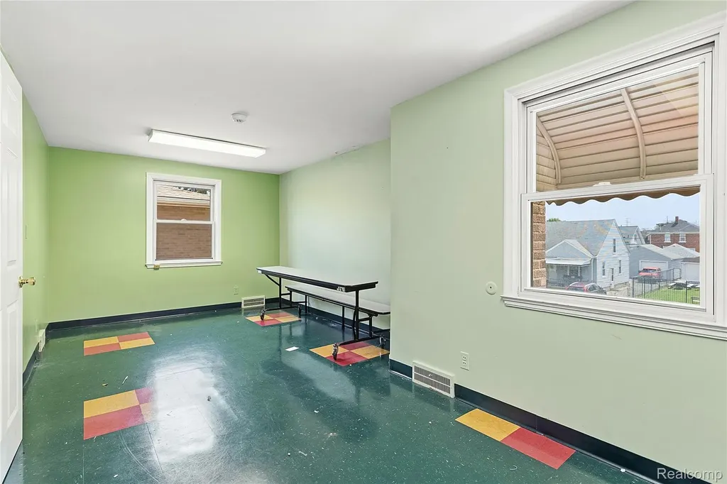 19621 Wood Street Melvindale City MI 48122