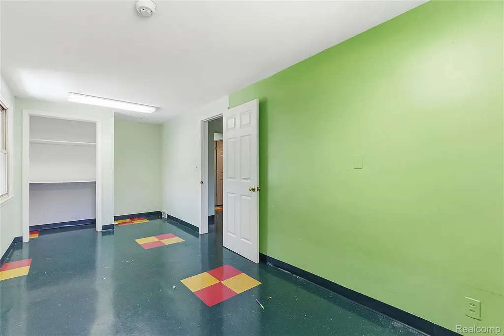 19621 Wood Street Melvindale City MI 48122