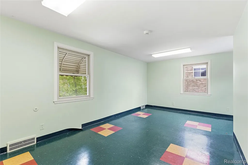 19621 Wood Street Melvindale City MI 48122
