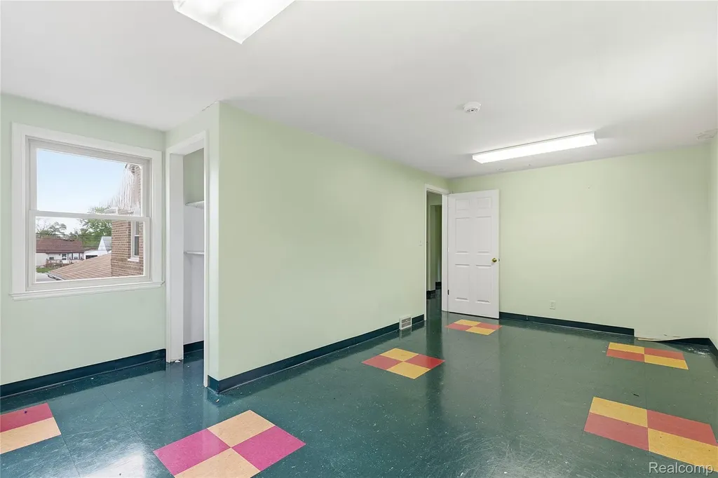 19621 Wood Street Melvindale City MI 48122