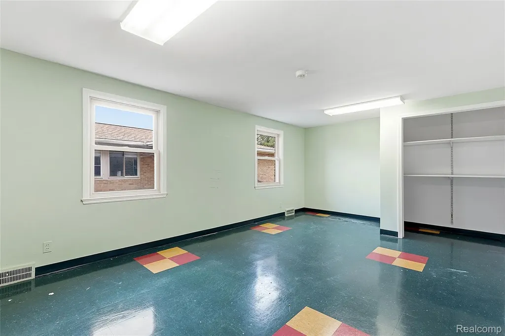 19621 Wood Street Melvindale City MI 48122