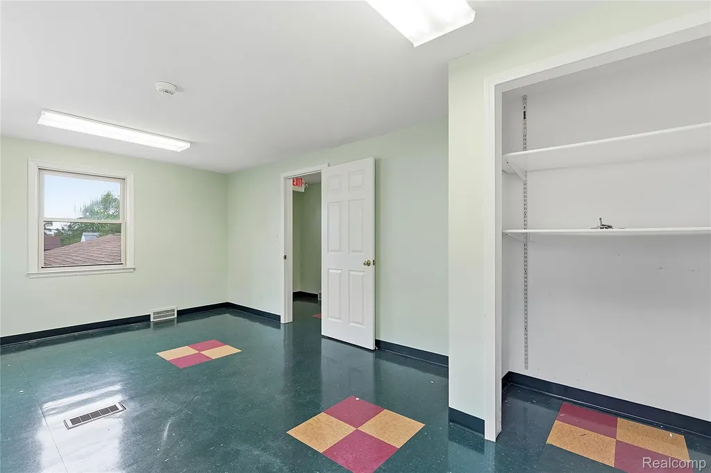 19621 Wood Street Melvindale City MI 48122
