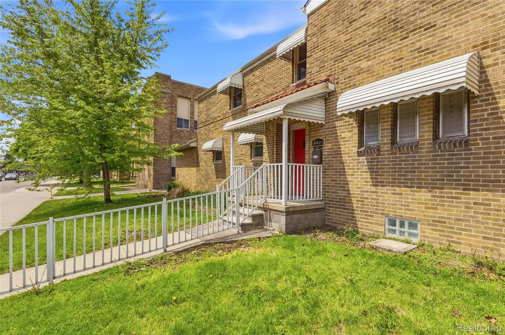 19621 Wood Street Melvindale City MI 48122