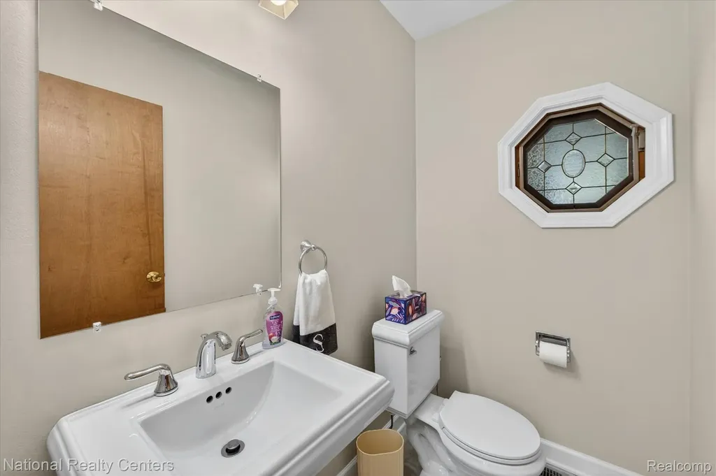 35037 Ellen Court Livonia City MI 48154