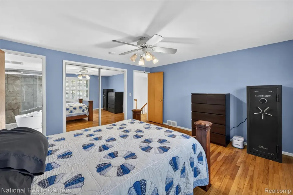 35037 Ellen Court Livonia City MI 48154